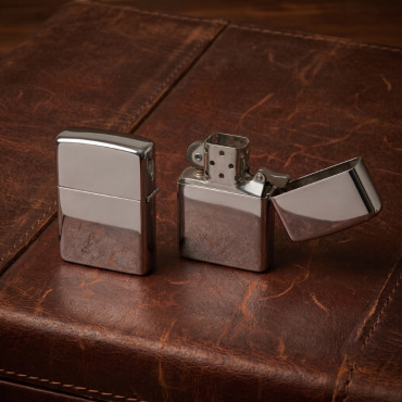 Klasik Zippo Çakmak - Gümüş Renkli - Rüzgara Dayanıklı