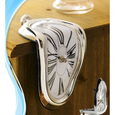 Eriyen Saat Melting Clock