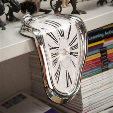 Eriyen Saat Melting Clock