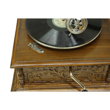 Ahşap Oymalı Gramofon 