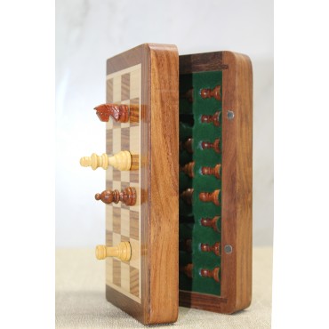 Özel Vernikli Mıknatıs Taşlı Ahşap Katlanabilir Kutulu Satranç Oyunu 25 Cm 