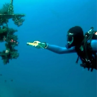 Süper Parlak LED Su Altı Dalış Feneri 