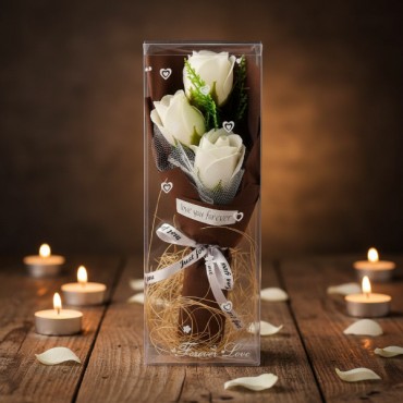 Şeffaf Kutulu Üç Gül Buketi