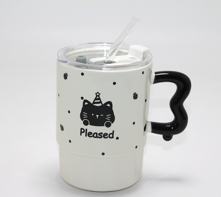 Sevimli Ayı Figürlü Pipetli Kapaklı Porselen Kupa Bardak