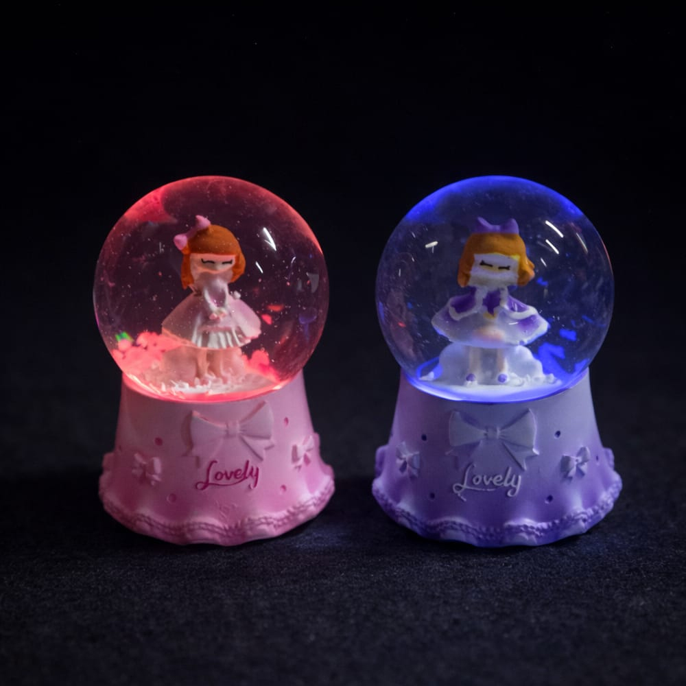 Mini Işıklı Sevimli Kız Kar Küresi - 3