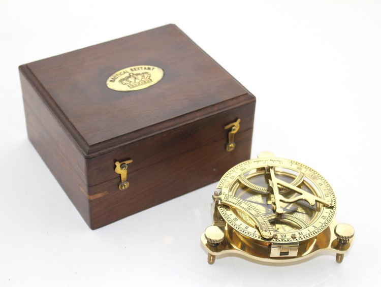 Ahşap Kutulu Pirinç Pusula Model 11