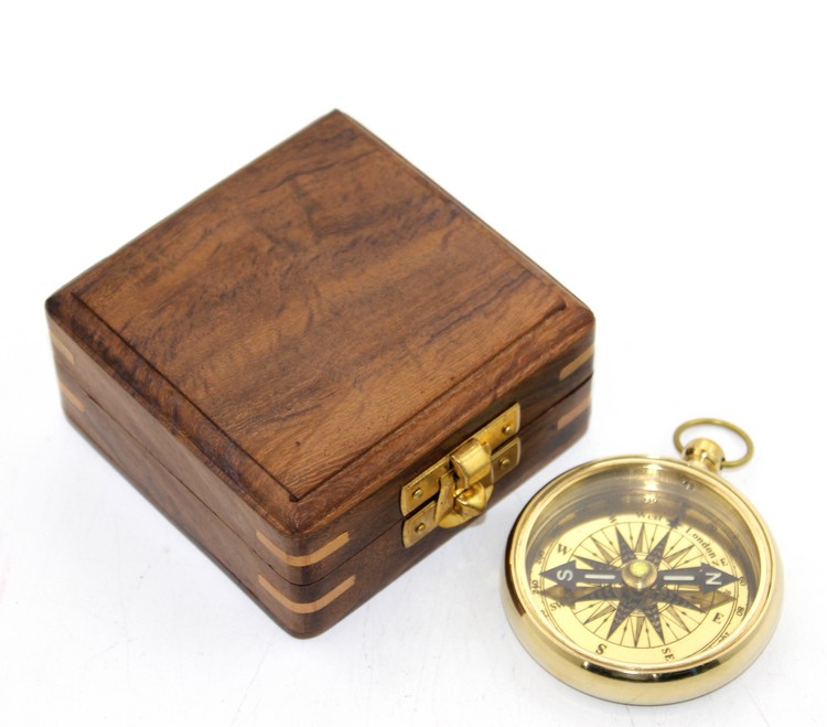 Ahşap Kutulu Pirinç Pusula Model 2