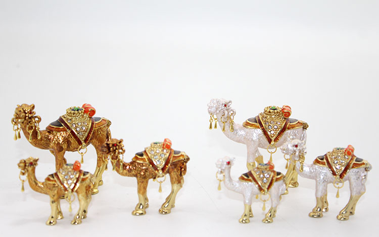 Swarovski Taşlı 3'lü Deve Figürü Model 3