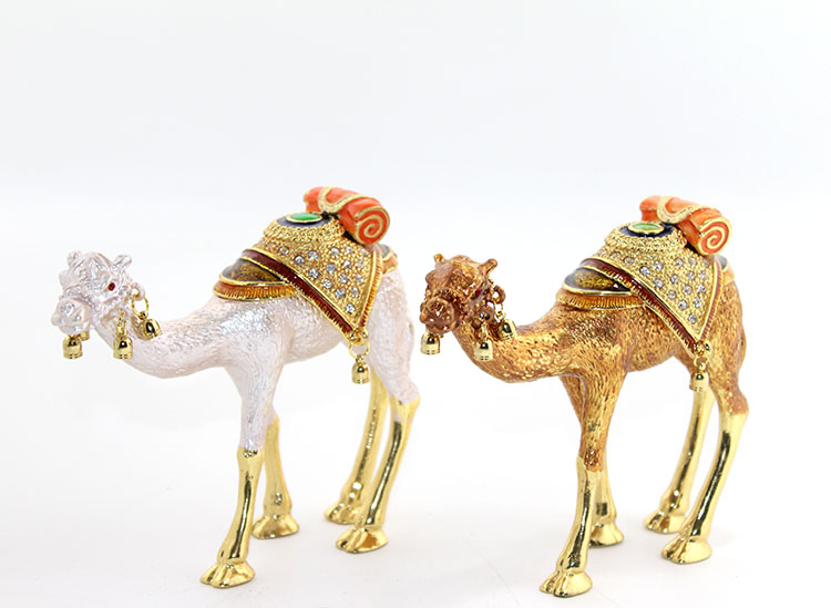 Swarovski Taşlı Tekli Deve Figürü Model 3