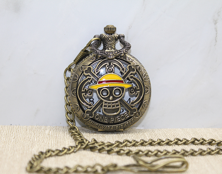 One Piece Tasarımlı Köstekli Saat
